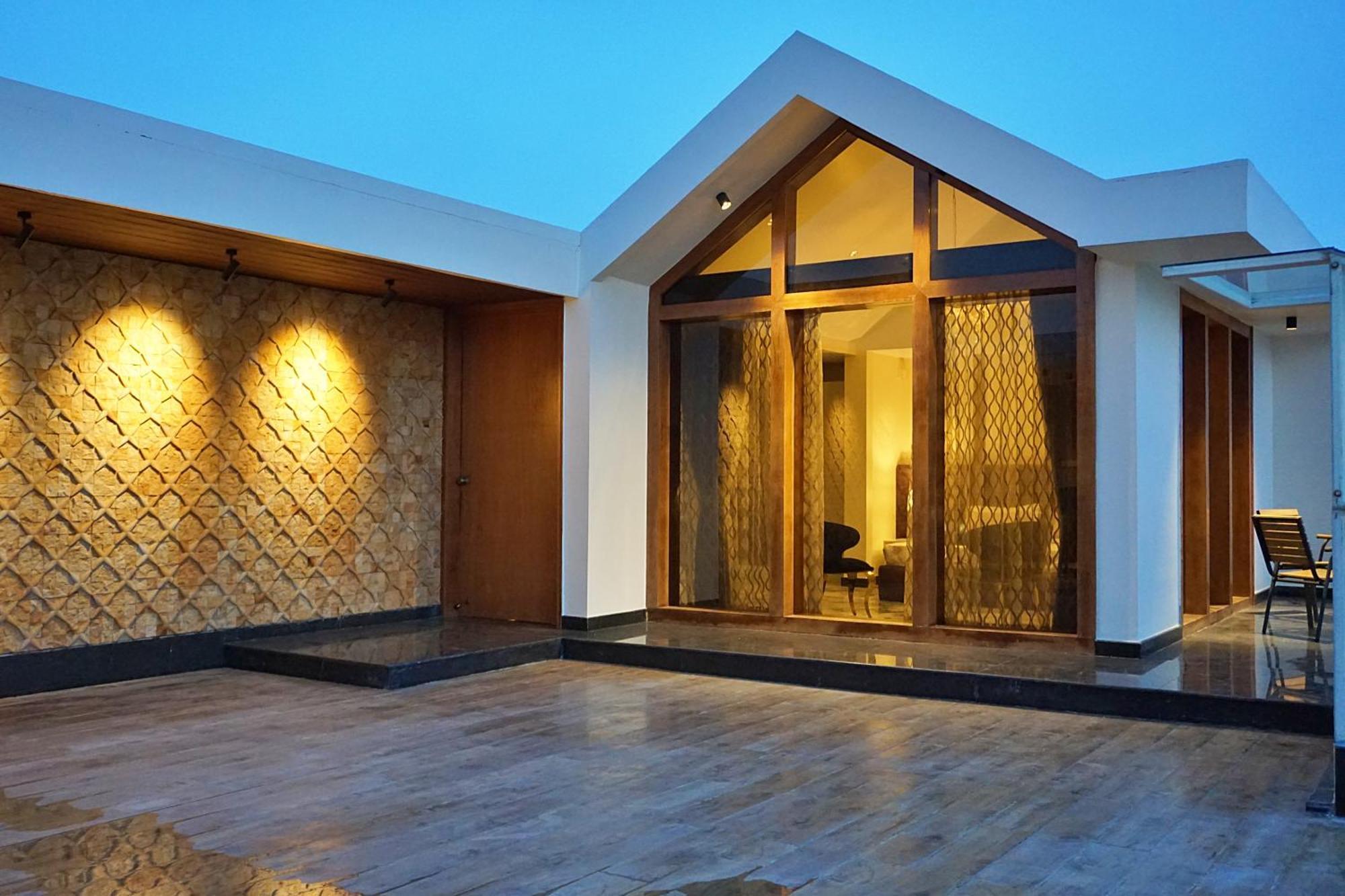 Appartamento The Pentouz On 100 Feet Road Indiranagar - An Urban Luxury Retreat Bangalore Esterno foto