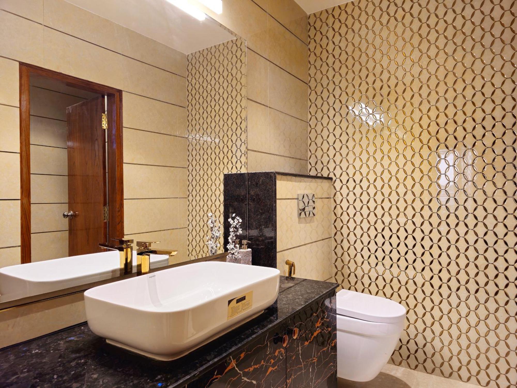 Appartamento The Pentouz On 100 Feet Road Indiranagar - An Urban Luxury Retreat Bangalore Esterno foto