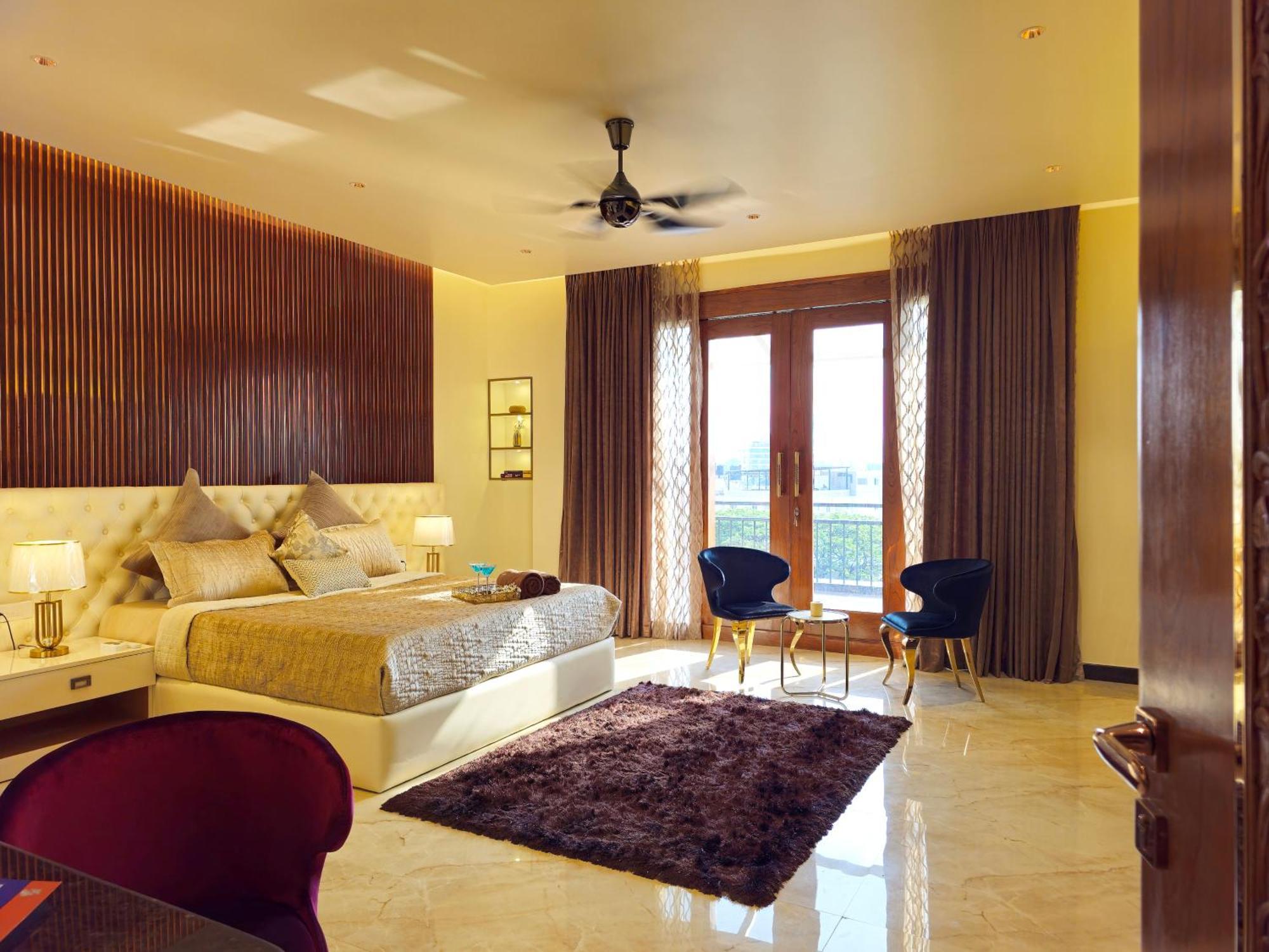 Appartamento The Pentouz On 100 Feet Road Indiranagar - An Urban Luxury Retreat Bangalore Esterno foto