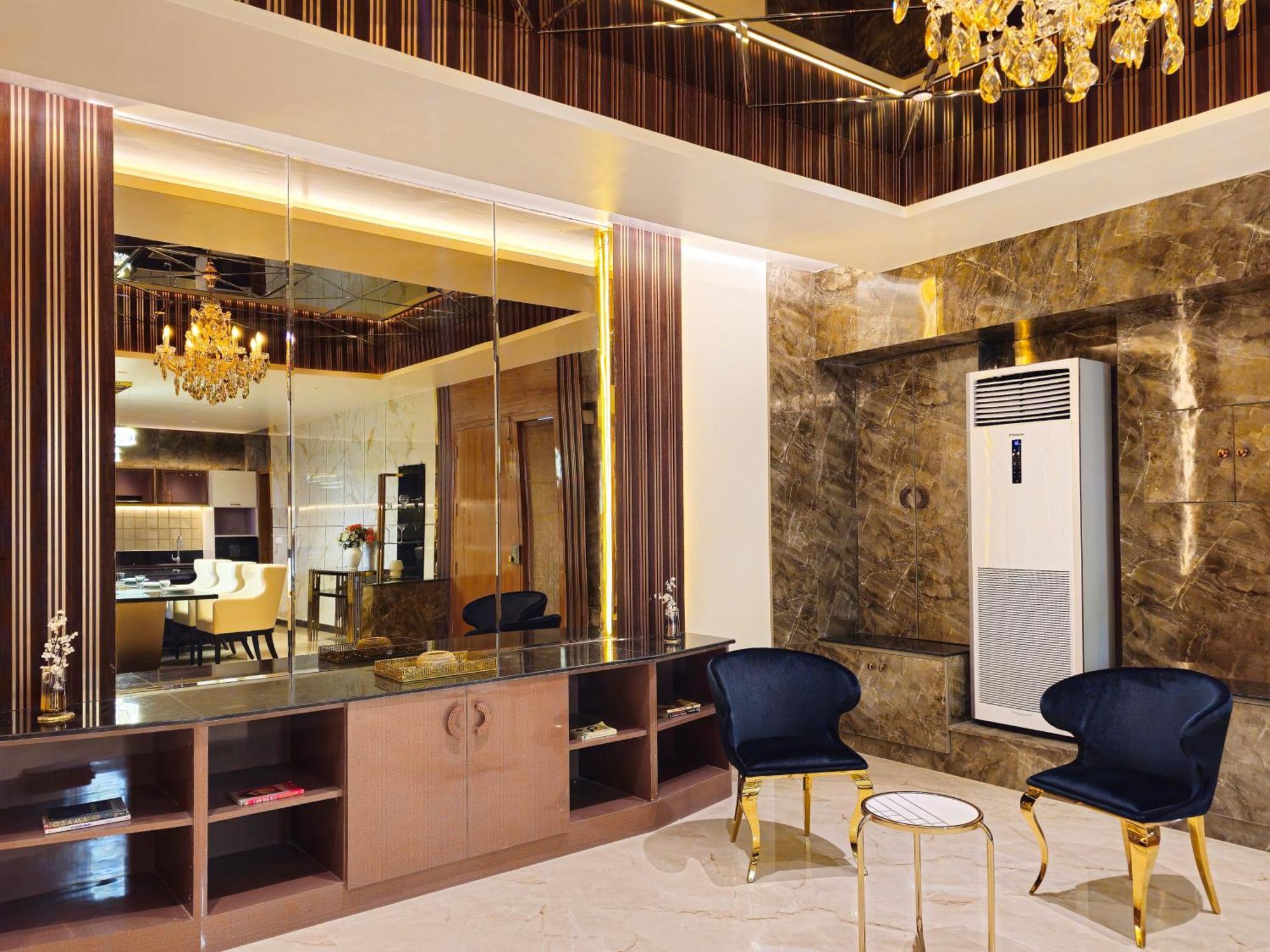Appartamento The Pentouz On 100 Feet Road Indiranagar - An Urban Luxury Retreat Bangalore Esterno foto