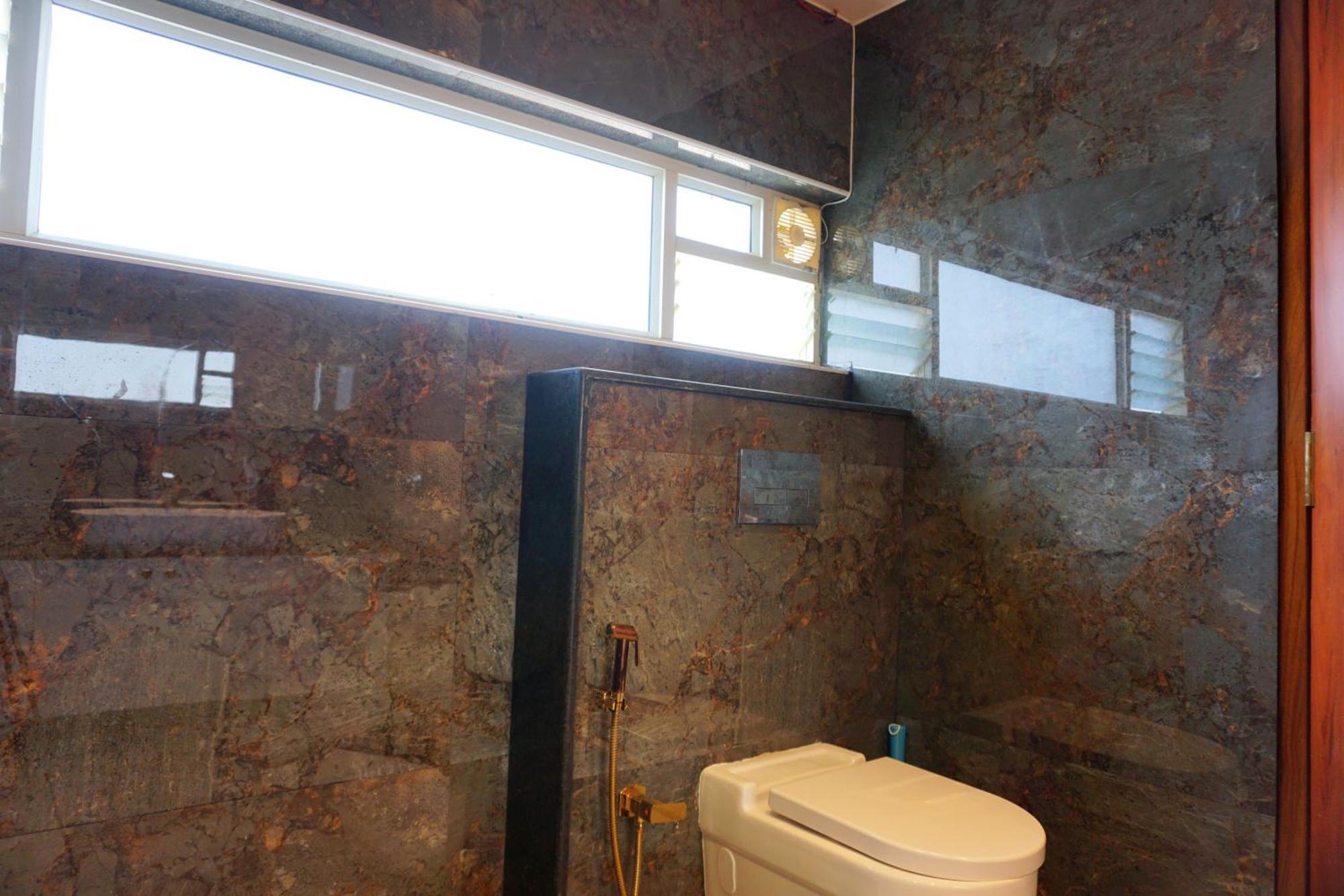 Appartamento The Pentouz On 100 Feet Road Indiranagar - An Urban Luxury Retreat Bangalore Esterno foto